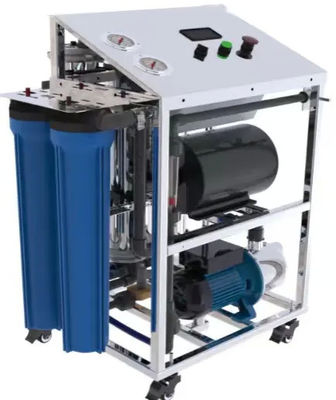 Draagbaar RO-waterzuiveringssysteem voor ontzilting met een capaciteit van 500 liter per uur