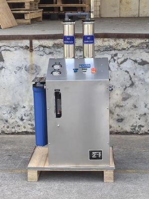 Draagbaar mobiel waterzuiveringssysteem voor het ontzilten van kraanwater