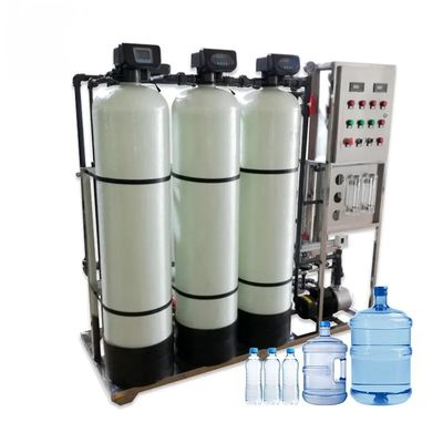 2TPH 3.0kW-380-415V 3xFRP Tanks Brackwater Omgekeerde osmose waterinstallatie