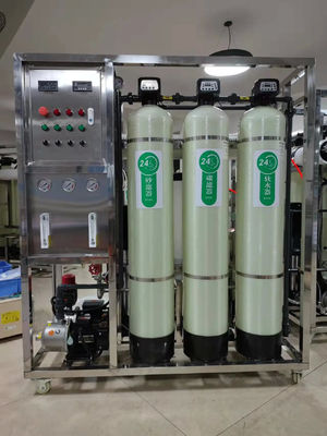 250L/H 1.7kW-380-415V 3xFRP Tanks Brak Water Omgekeerde Osmose Waterplant