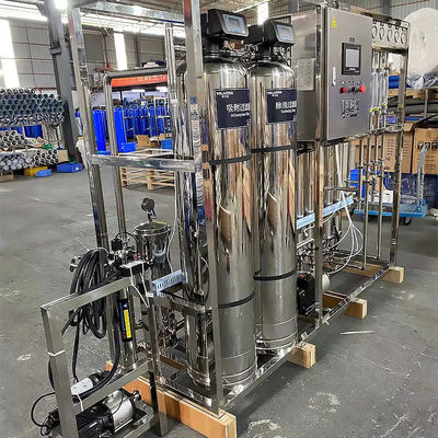 1.5TPH 3.0kW-380-415V 2xSS304 Tanks Brachwater Omgekeerde osmose waterinstallatie
