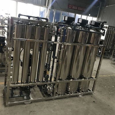 1TPH 2.1kW-380-415V 3xSS304 Tanks Brachwater Omgekeerde osmose waterinstallatie