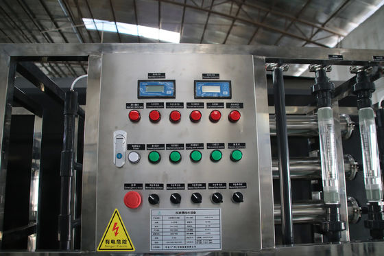 3TPH 5.5kW-380-415V 3xSS304 Tanks Zoutwater Omgekeerde Osmose Watercentrale