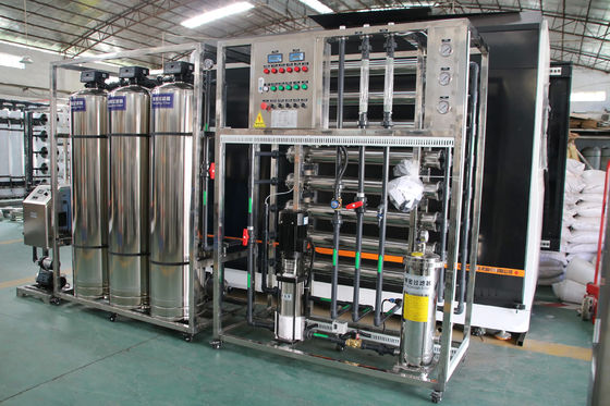 3TPH 5.5kW-380-415V 3xSS304 Tanks Zoutwater Omgekeerde Osmose Watercentrale
