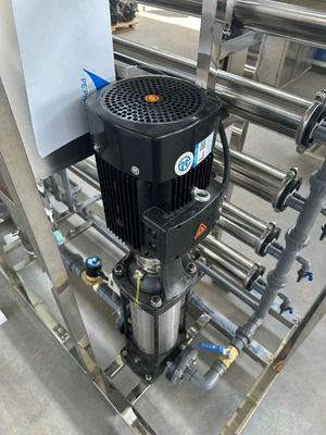6TPH 7.9kW-380-415V 2xFRP Tanks Brackish water Omgekeerde osmose waterinstallatie