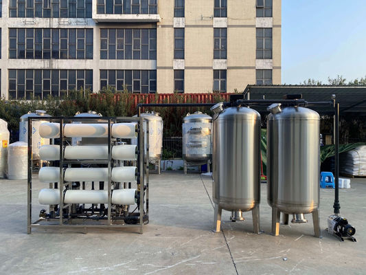 5TPH 7.4kW-380-415V 2xSS304 Tanks Zoutwater Omgekeerde Osmose Watercentrale