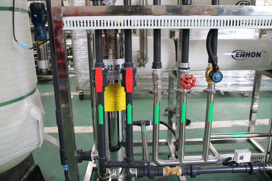 8TPH 14kW-380-415V 2xFRP Tanks Brackish Water Omgekeerde osmose waterinstallatie