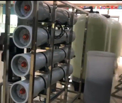 8TPH 14kW-380-415V 3xFRP Tanks Brackish water Omgekeerde osmose waterinstallatie