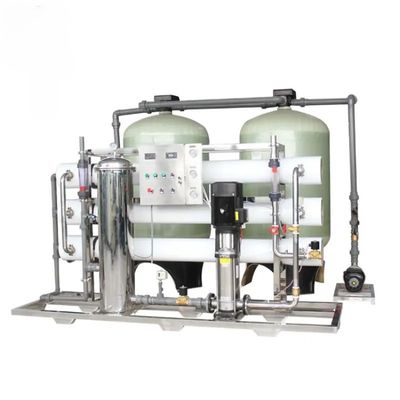 Hoogwaardige 5TPH FRP-tanks Industrieel omgekeerd osmose-systeem