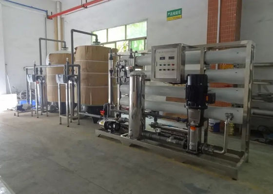 8TPH 14kW FRP tanks RO Industrial Auto Drinkwater Treatment Machine Met Operational Status Indicators