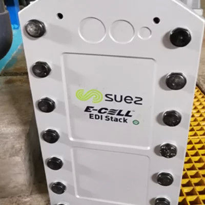 Veolia EDI stacks MK-7 Chemical Free Solution voor de productie van hoogzuiver water