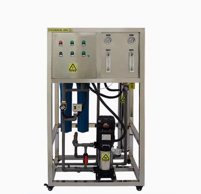 Brokkelwater omgekeerde osmose waterinstallatie 250L/h 1600 GPD