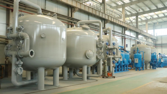 Industriële Multi Media Filtervat met Hoge Doorstroomcapaciteit en Aangepast Ontwerp voor Waterzuivering