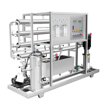 Commercieel waterzuiveringssysteem met omgekeerde osmose met 3 FRP-voorbehandelingstanken met een capaciteit van 500 L/uur en een hoog zuiveringspercentage